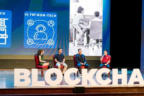 Anh Lam Tro Thanh Dien Gia Tai Blockchain Expo 2022